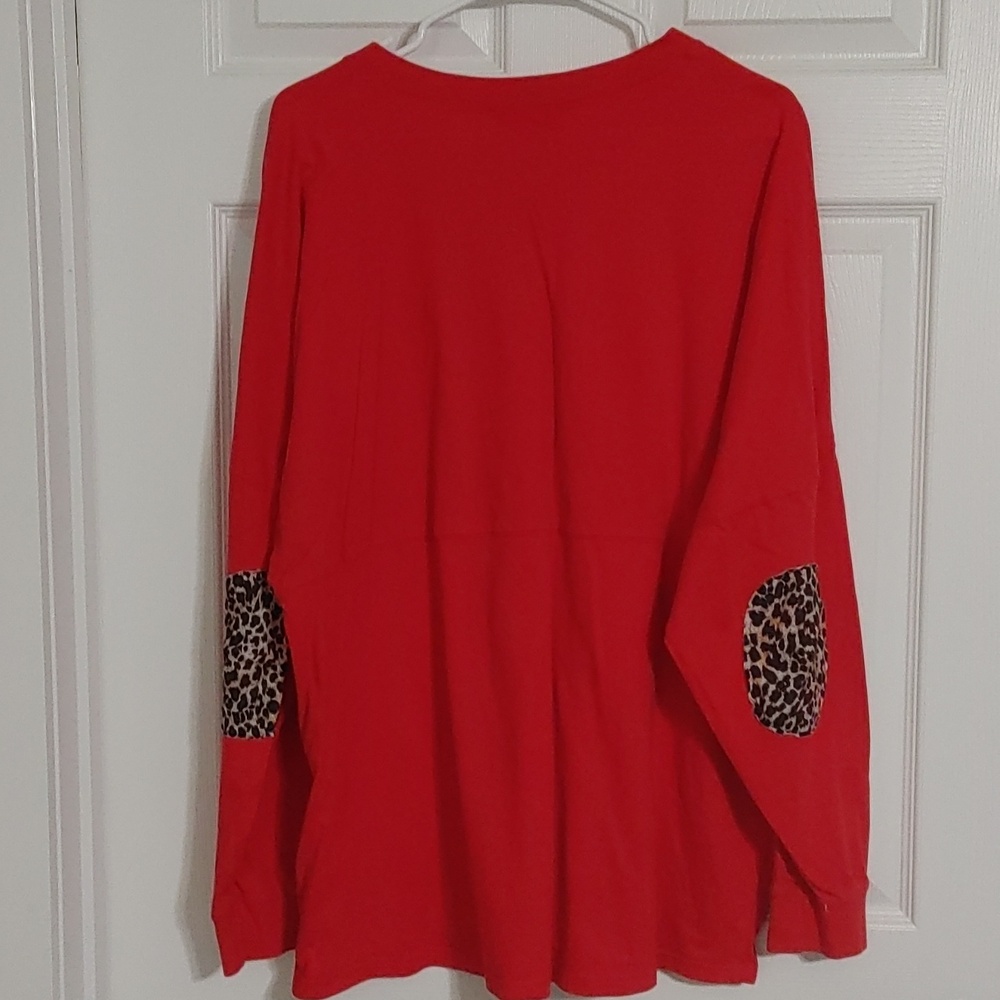 Comfy Long-Sleeved sz 3X Red Lace-Up Women's Top with Leopard Print Ties & Patch - Picture 5 of 6